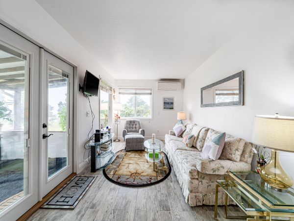 Mendocino Home 1027129