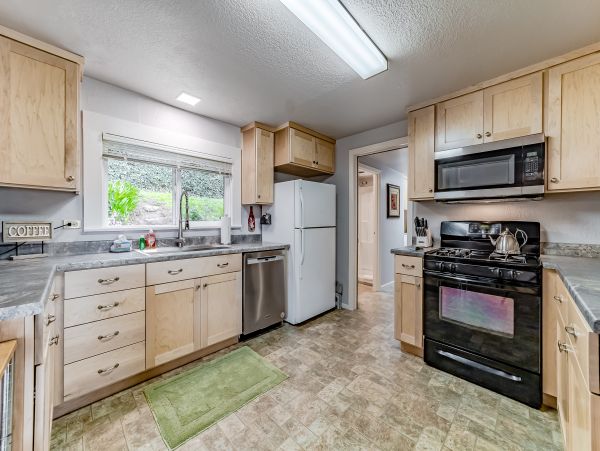 Mendocino Home 1027130