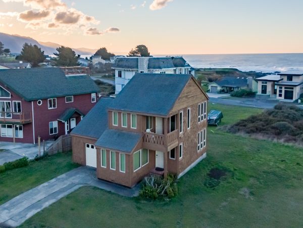Mendocino Home 1027131