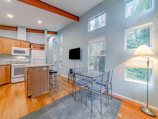 Mendocino Home 1027132