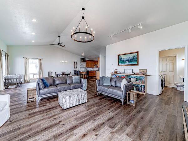 Mendocino Home 1027133