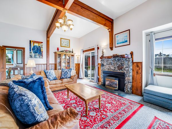 Mendocino Home 1027135