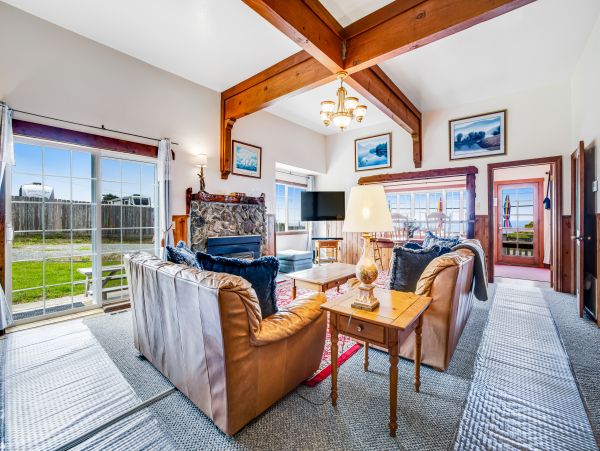Mendocino Home 1027135