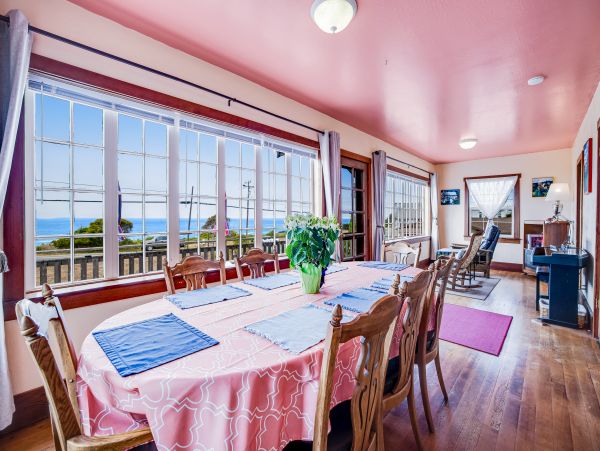 Mendocino Home 1027135