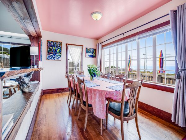 Mendocino Home 1027135