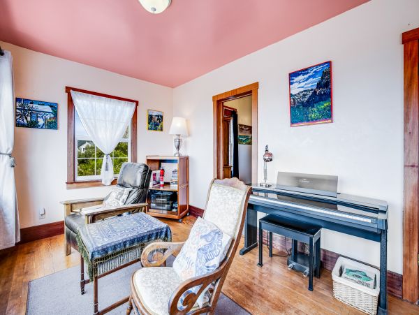 Mendocino Home 1027135