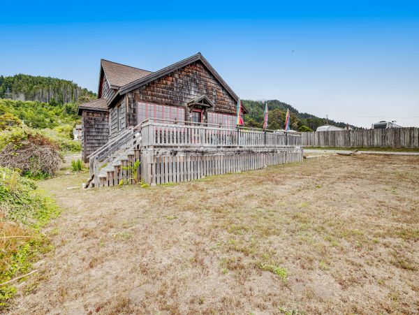 Mendocino Home 1027135