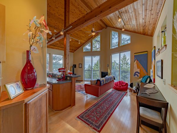 Mendocino Home 1027136