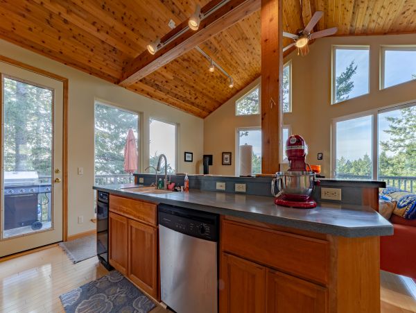 Mendocino Home 1027136