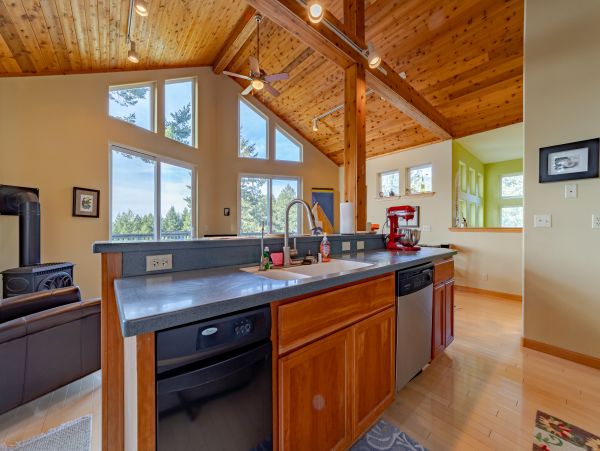 Mendocino Home 1027136