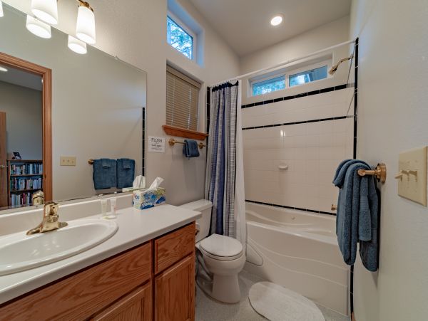 Mendocino Home 1027136