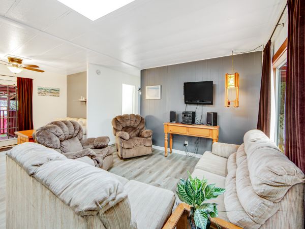 Mendocino Home 1027137