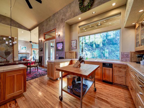 Mendocino Home 1027139