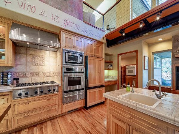 Mendocino Home 1027139