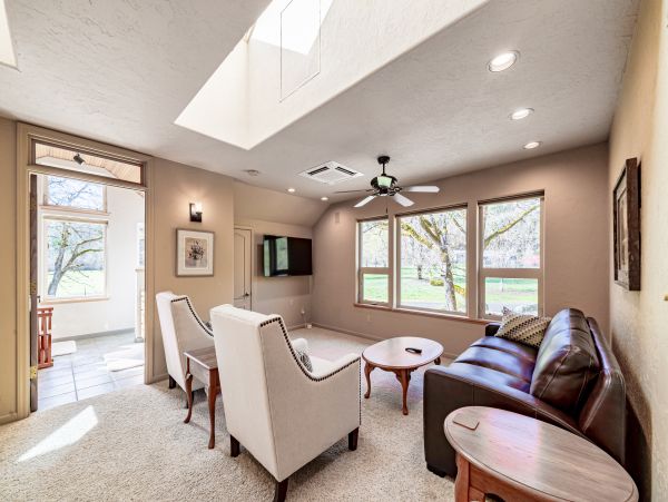 Mendocino Home 1027139