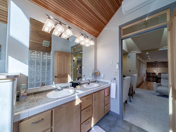 Mendocino Home 1027139