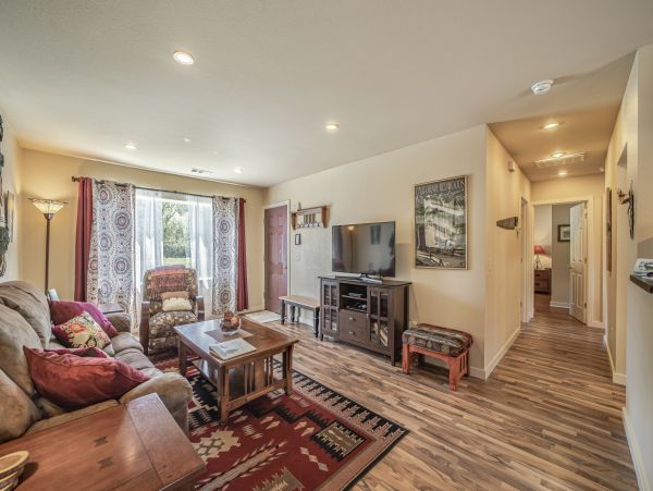 Mendocino Home 1027141
