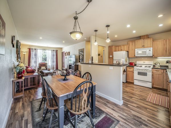 Mendocino Home 1027141
