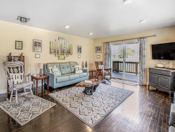 Mendocino Home 1027143