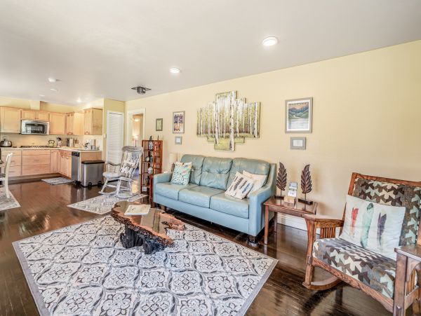 Mendocino Home 1027143