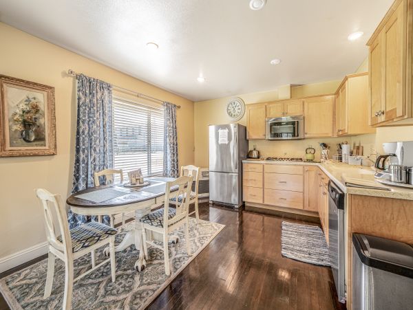 Mendocino Home 1027146