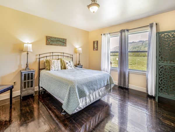Mendocino Home 1027146