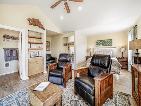 Mendocino Home 1027146