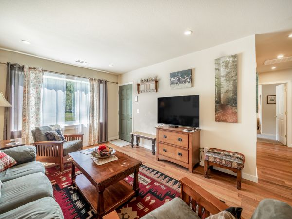 Mendocino Home 1027149