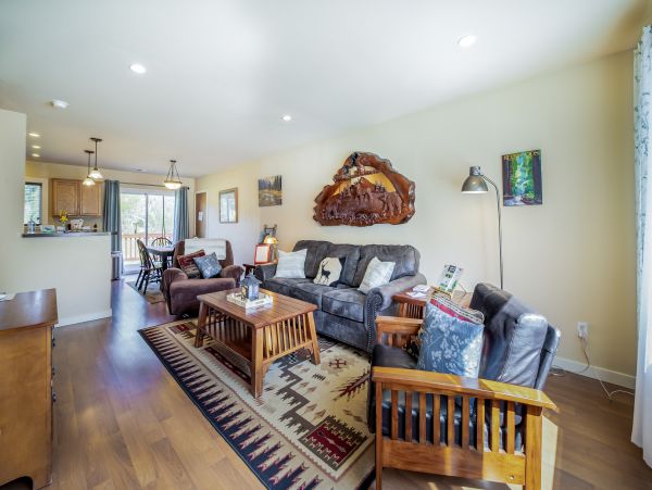 Mendocino Home 1027153