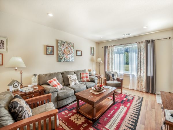 Mendocino Home 1027155