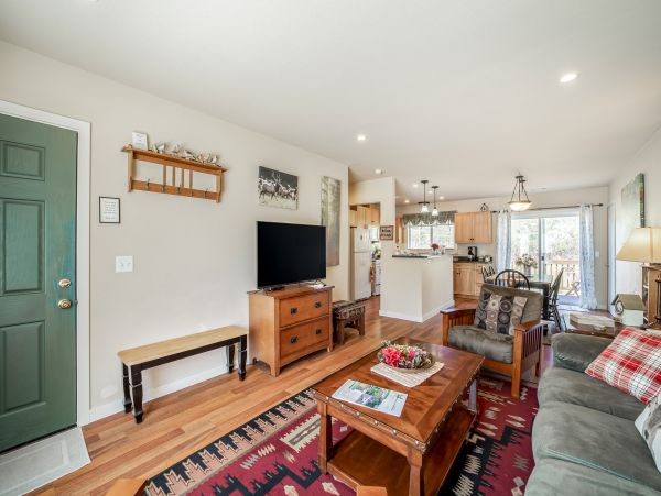 Mendocino Home 1027155