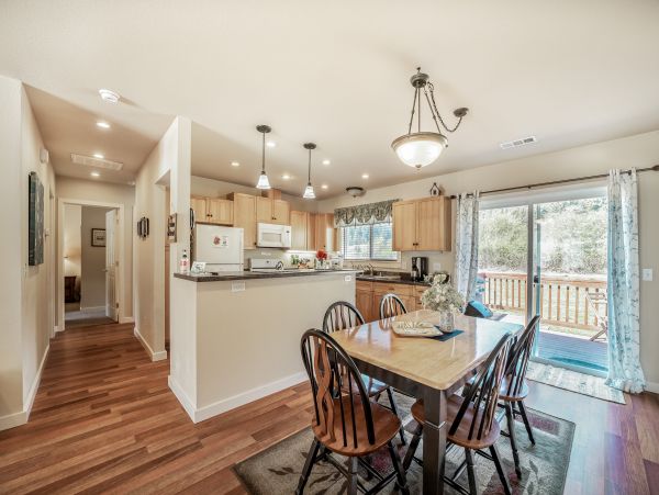 Mendocino Home 1027155