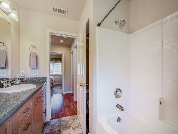 Mendocino Home 1027155