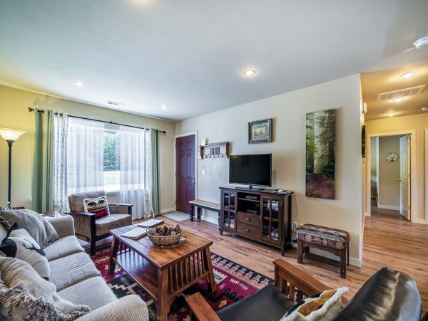 Mendocino Home 1027157