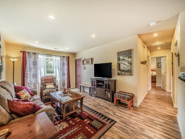Mendocino Home 1027158