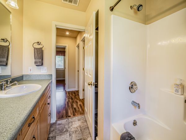 Mendocino Home 1027158
