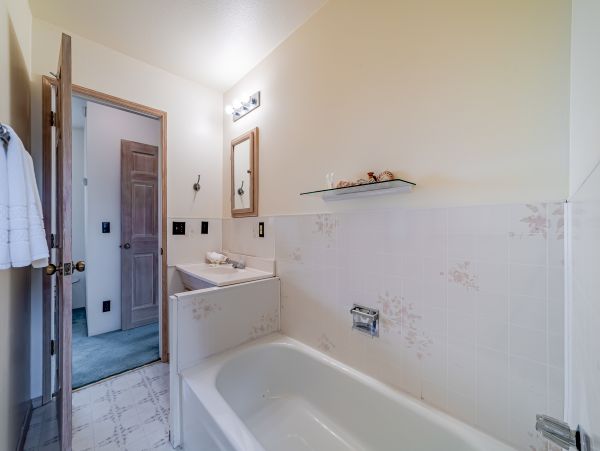 Mendocino Home 1027159
