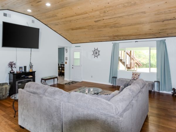 Mendocino Home 1027160