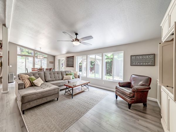 Mendocino Home 1027161