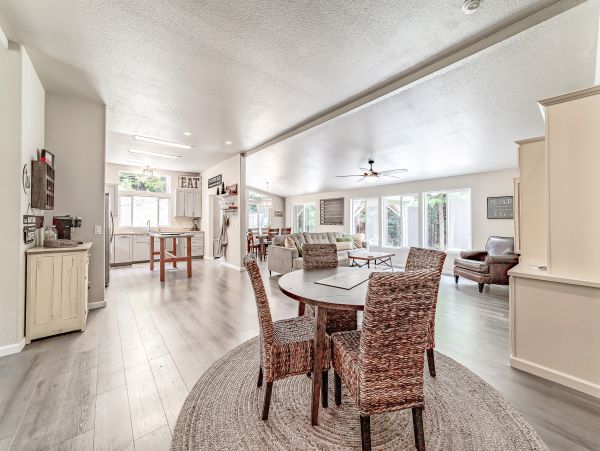 Mendocino Home 1027161