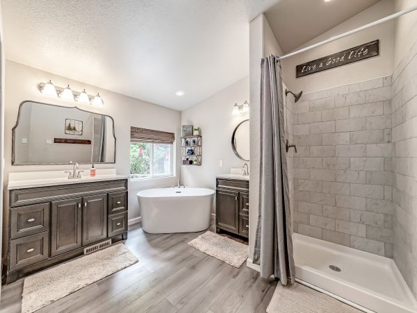 Mendocino Home 1027161