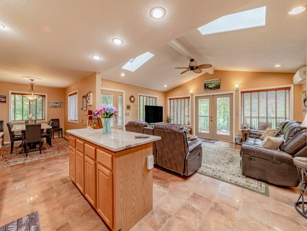 Mendocino Home 1027164