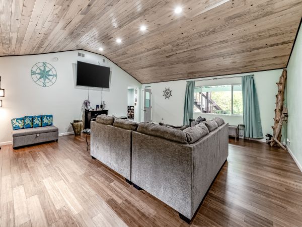 Mendocino Home 1027165