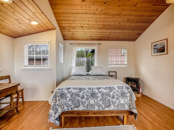 Mendocino Home 1027170