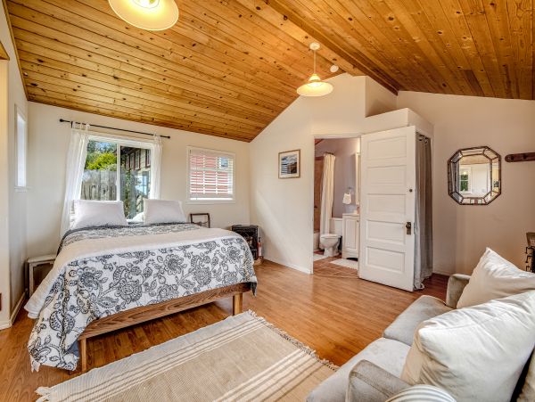 Mendocino Home 1027170
