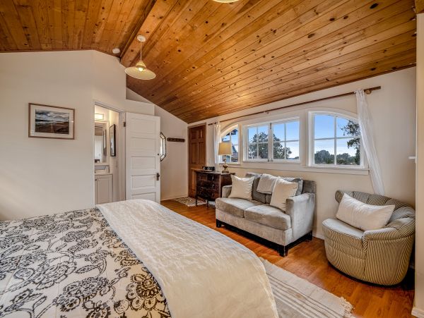 Mendocino Home 1027170