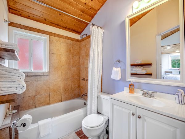Mendocino Home 1027170