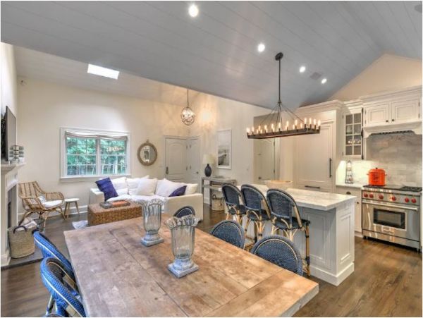 Luxury Hamptons Vacation Pool Home Five Bedroom