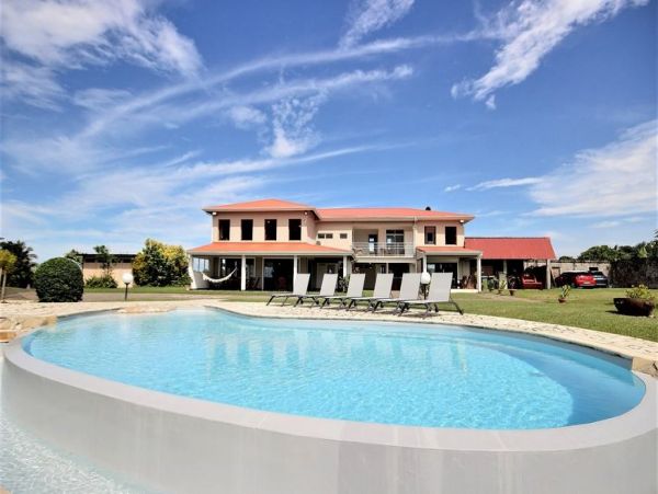 Martinique Home 1027206