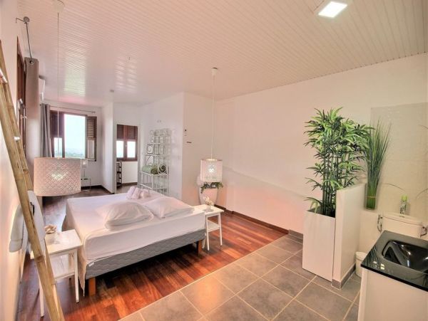 Martinique Home 1027206